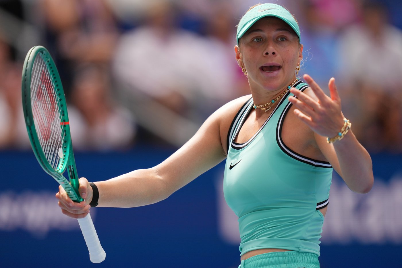 Zheng Qinwen makes big US Open comeback. Naomi Osaka joins her in the fourth round | iNFOnews.ca Zheng Qinwen makes big US Open comeback. Naomi Osaka joins her in the fourth round | iNFOnews.ca
