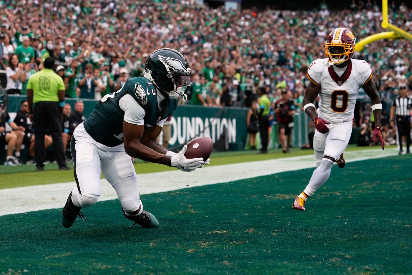 Pass protection and chunk plays hurt the Commanders, who still came close to an upset in Philly | iNFOnews.ca