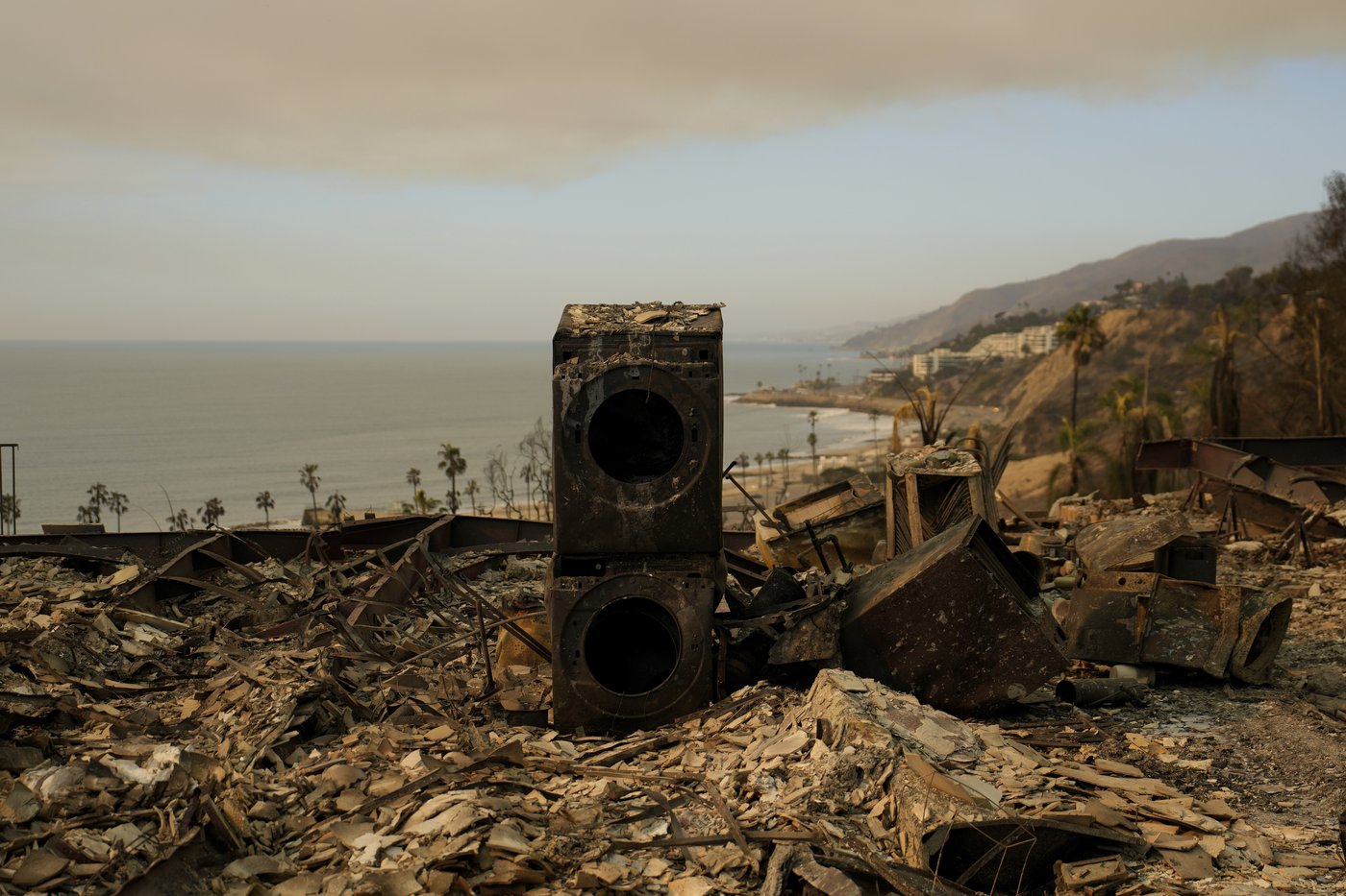 Minister says dozens of firefighters from Alberta and B.C. to deploy in California | iNFOnews.ca Minister says dozens of firefighters from Alberta and B.C. to deploy in California | iNFOnews.ca