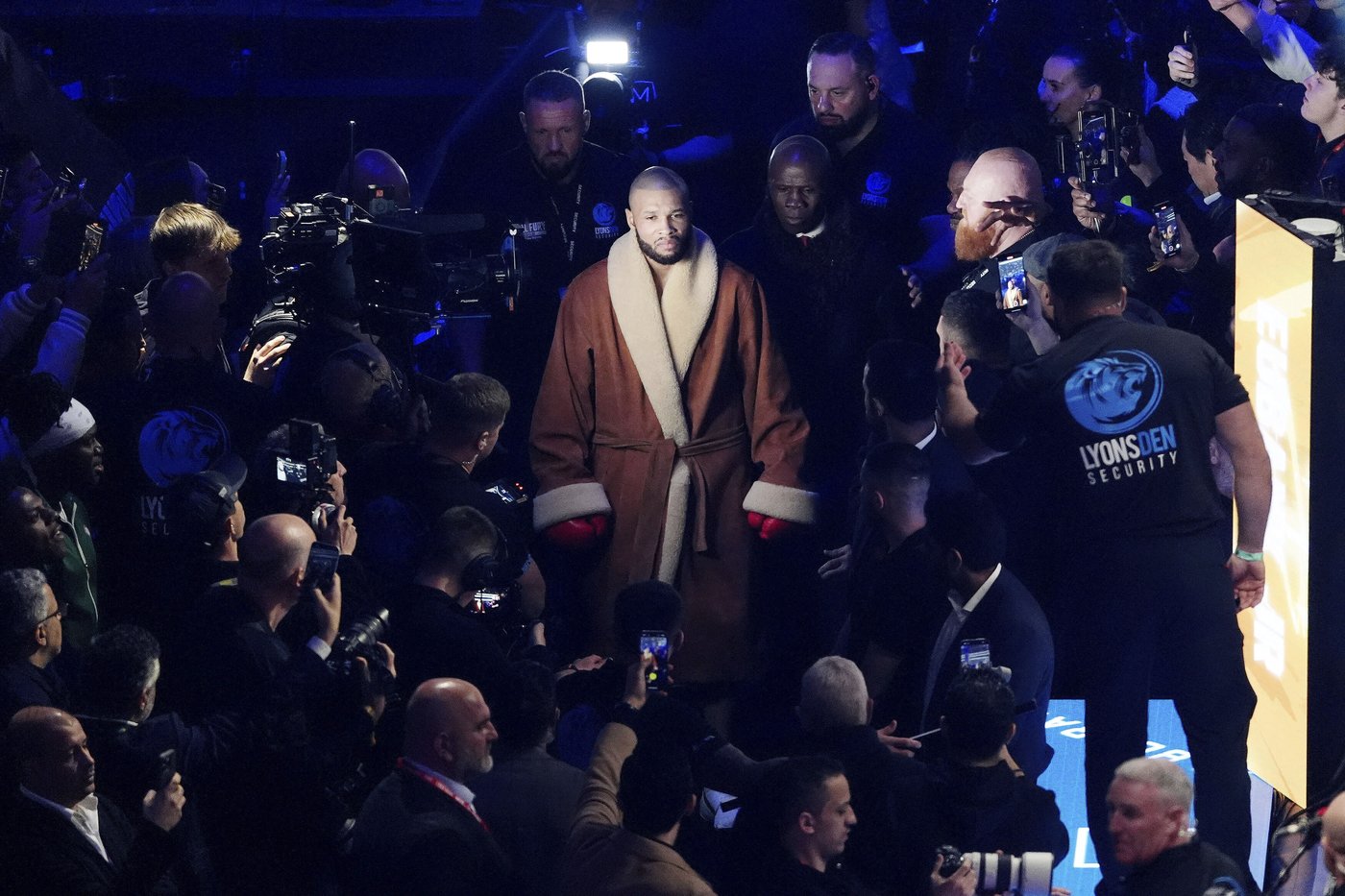 Eubank Jr. beats Benn by unanimous decision in latest chapter of family rivalry | iNFOnews.ca Eubank Jr. beats Benn by unanimous decision in latest chapter of family rivalry | iNFOnews.ca