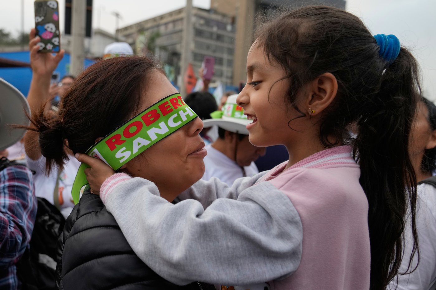 Peruvians will vote in a runoff to pick a ninth president in 10 years as crime fears dominate | iNFOnews.ca