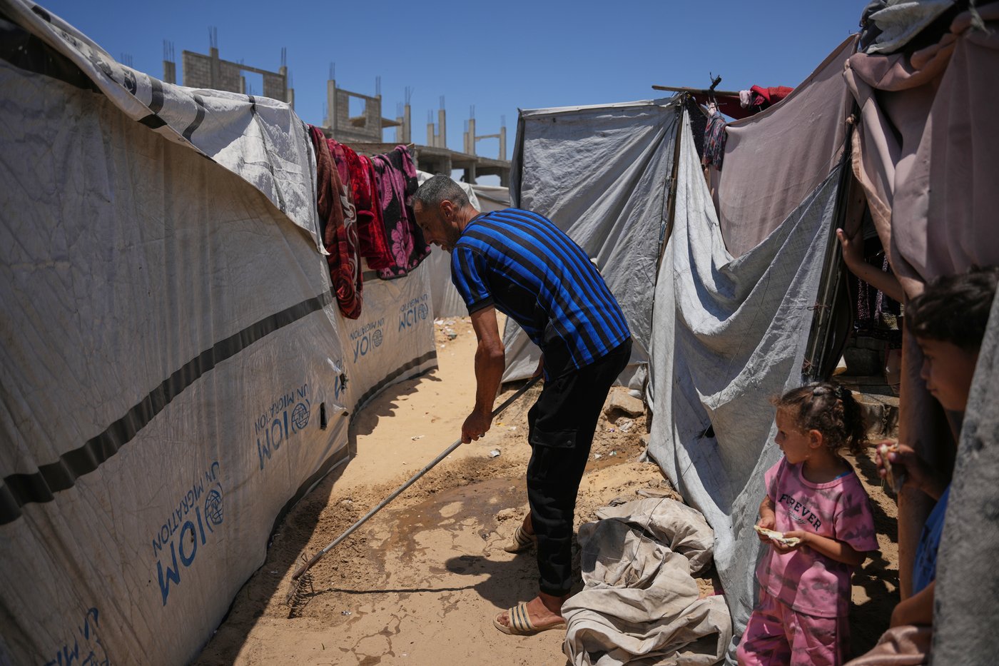 Palestinians suffer from lack of proper toilets across Gaza's vast tent cities | iNFOnews.ca