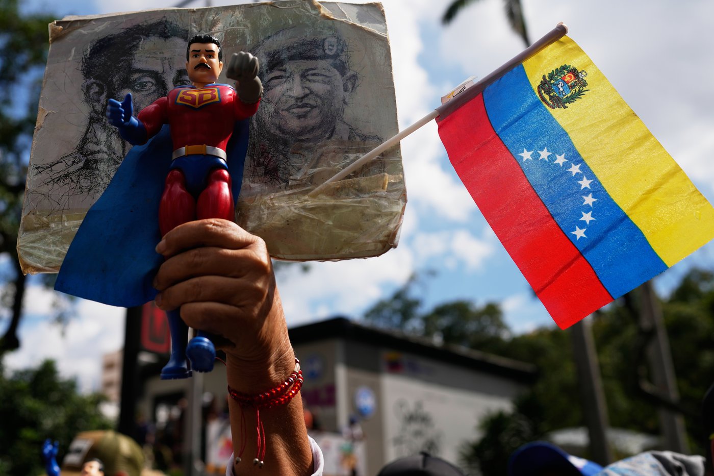Photos of Venezuela the day after US forces captured President Nicolás Maduro | iNFOnews.ca