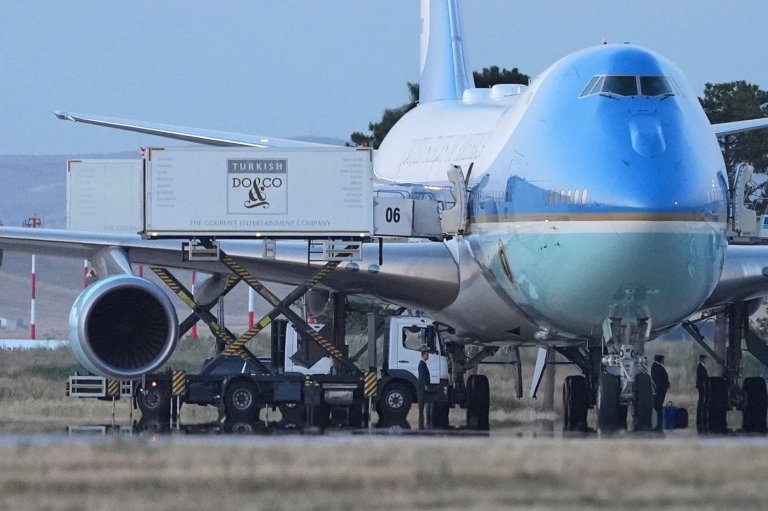 Rubio and Bessent stayed on decoy flight from Turkey as Trump switched planes, official says | iNFOnews.ca