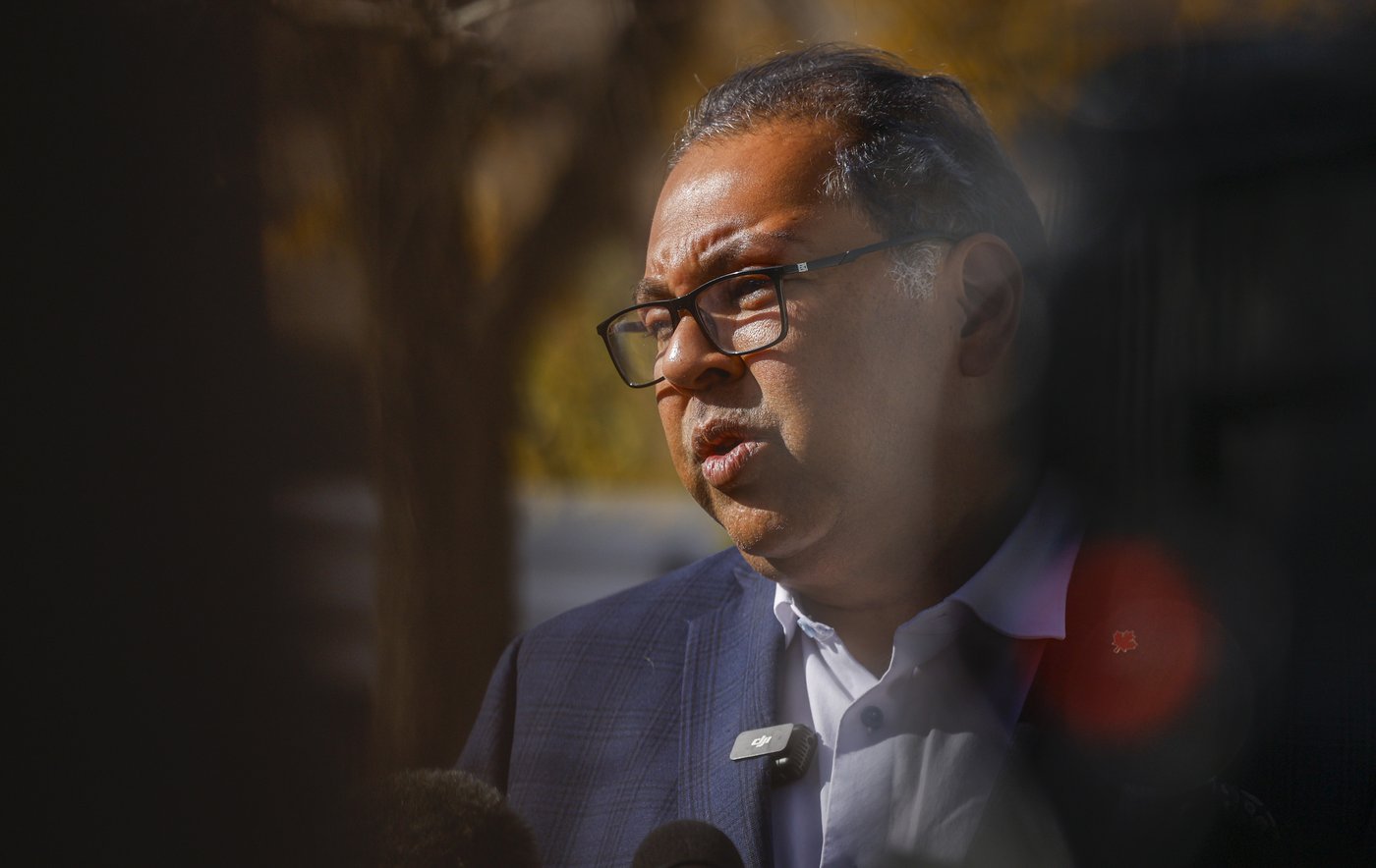 Alberta's Smith to pursue immigration reforms, hints changes could take time | iNFOnews.ca