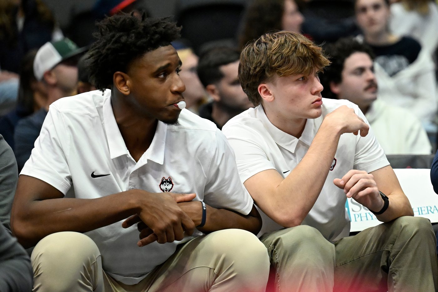 No. 5 UConn freshman Braylon Mullins plays 10 minutes in debut against No. 13 Illinois | iNFOnews.ca