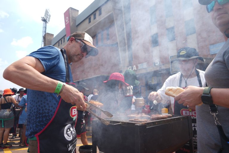 Fire up the grills! Thousands of South Africans try to set a record for the biggest cookout | iNFOnews.ca