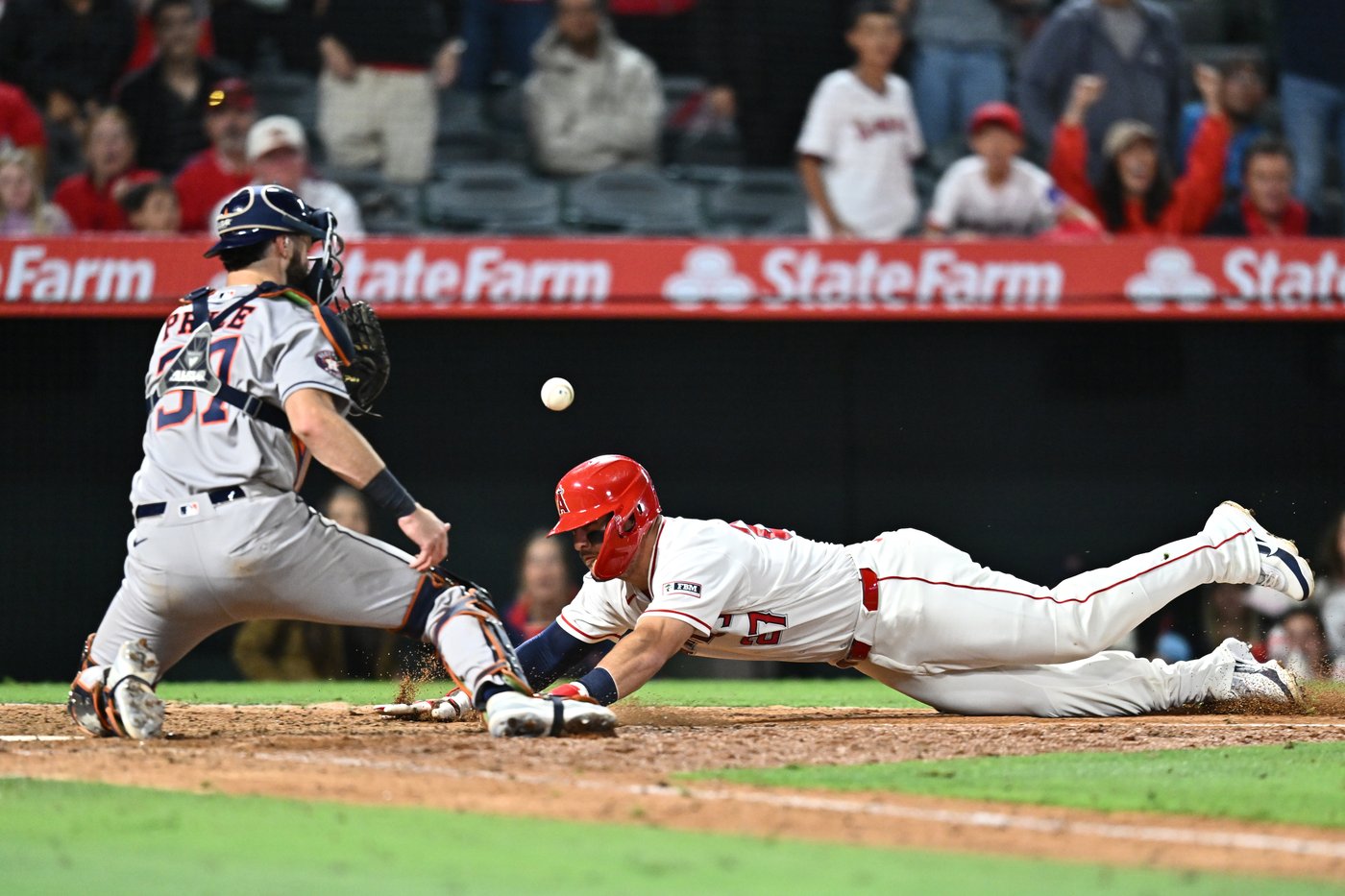 Jose Altuve and Christian Walker rally Astros to 5-4 win over Angels in 10 innings | iNFOnews.ca