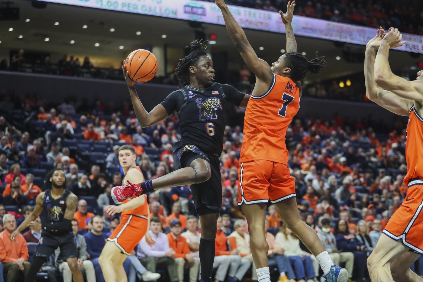 PJ Haggerty has big 2nd half in No. 21 Memphis' 64-62 victory at Virginia | iNFOnews.ca PJ Haggerty has big 2nd half in No. 21 Memphis' 64-62 victory at Virginia | iNFOnews.ca
