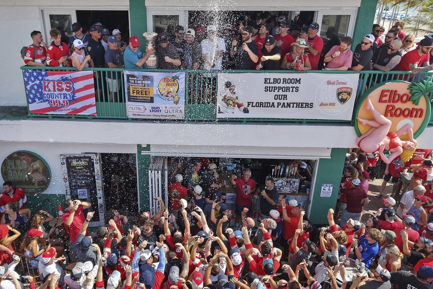 Stanley Cup damaged as the Florida Panthers celebrate a second straight championship | iNFOnews.ca Stanley Cup damaged as the Florida Panthers celebrate a second straight championship | iNFOnews.ca