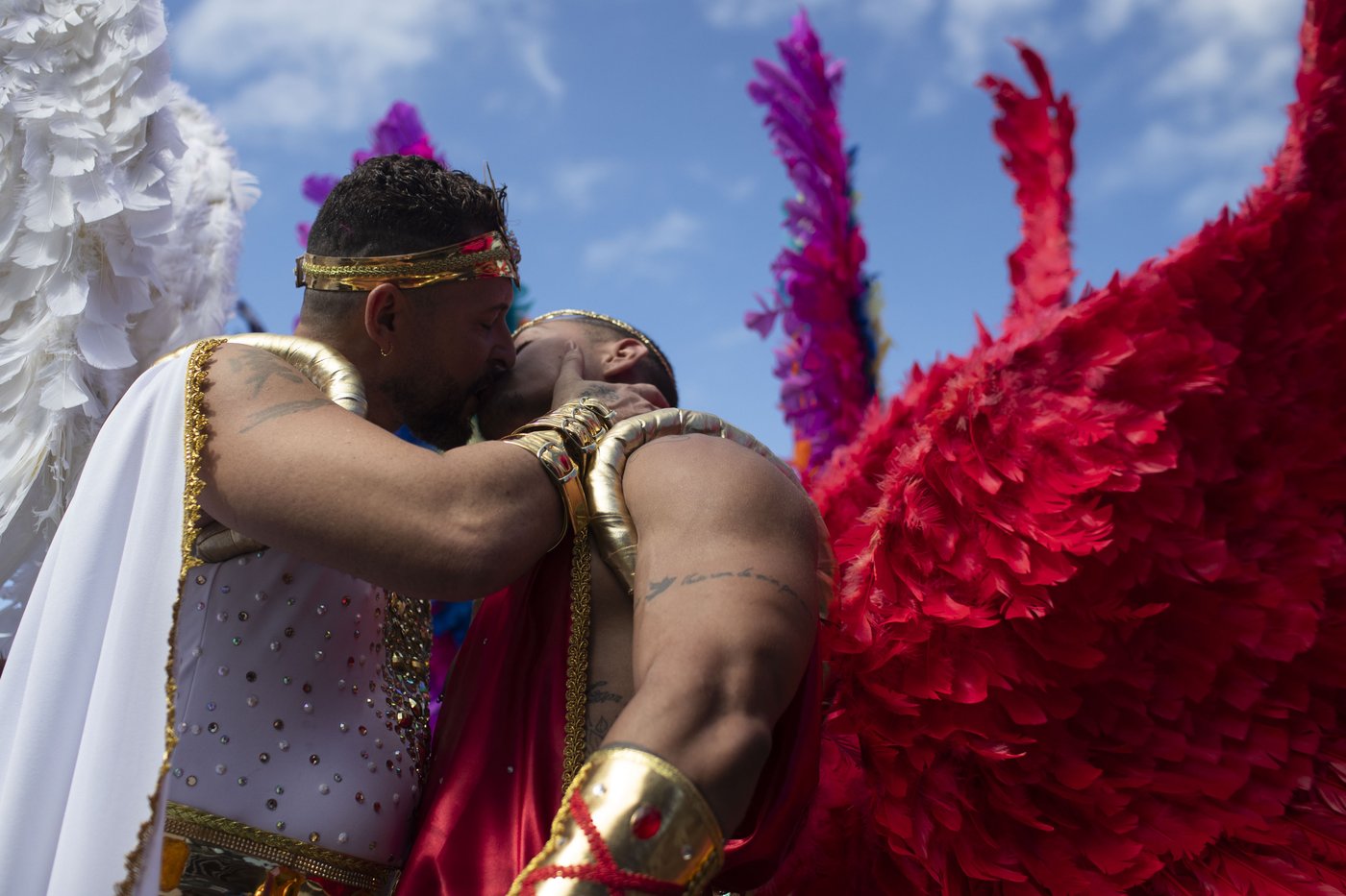 Rainbow-clad revelers hit Copacabana beach for Rio de Janeiro’s pride parade | iNFOnews.ca