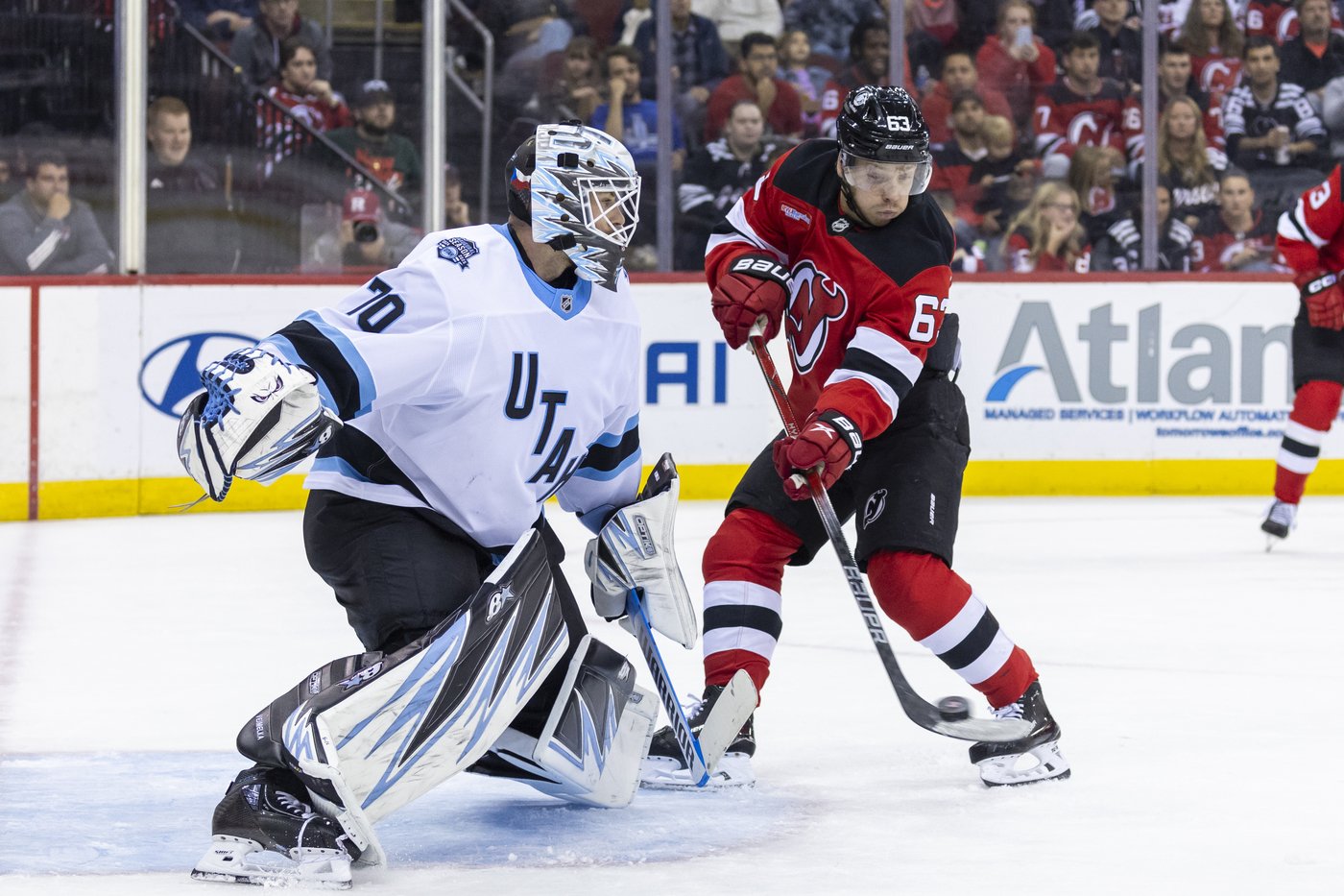 Jake Allen gets his 1st shutout with the Devils, who beat Utah 3-0 | iNFOnews.ca