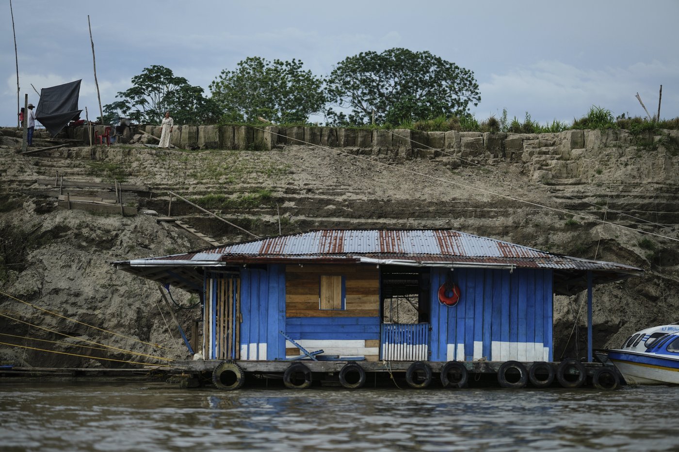 In Colombia, Amazon River's extreme drought falls hard on Indigenous communities | iNFOnews.ca