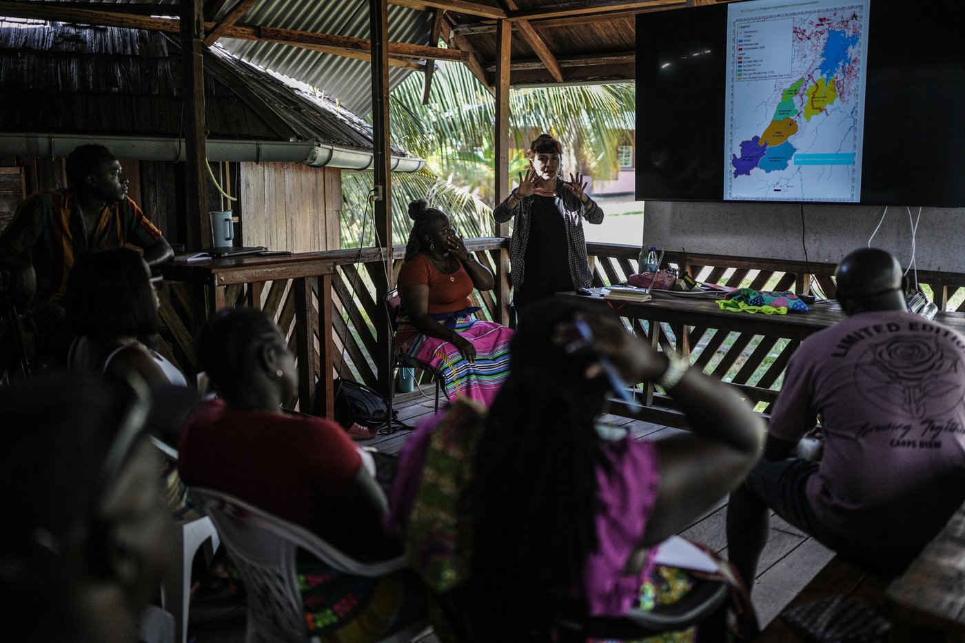 Suriname’s Saamaka tribe turns to mapping and documenting in effort to protect the Amazon rainforest | iNFOnews.ca Suriname’s Saamaka tribe turns to mapping and documenting in effort to protect the Amazon rainforest | iNFOnews.ca