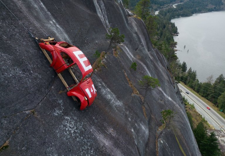 Portion of park closed as Volkswagen shell hangs on rock face in Squamish, B.C. | iNFOnews.ca