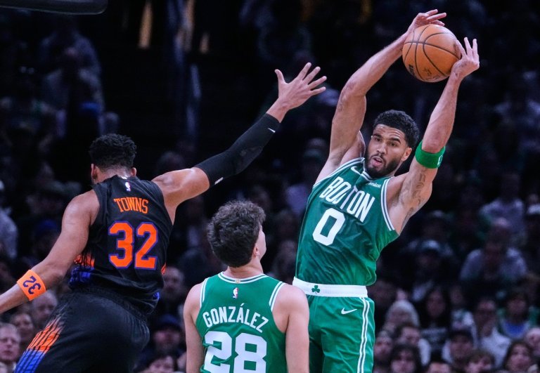 Jayson Tatum vents over Jaylen Brown's 'cap' post as Celtics win overshadowed by trade drama talk | iNFOnews.ca