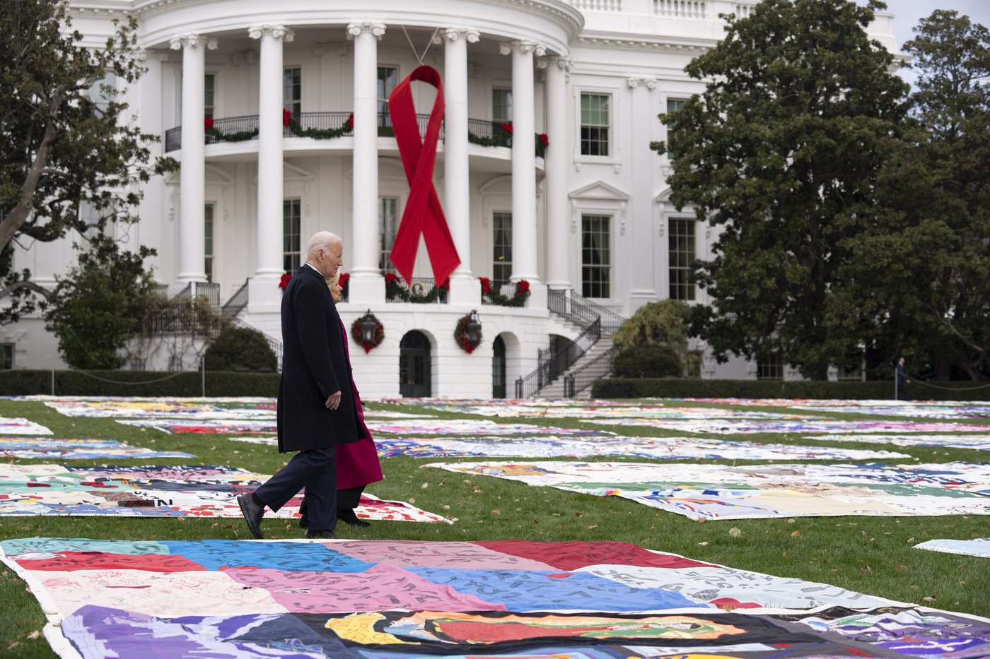 Biden has AIDS Memorial Quilt at White House to observe World AIDS Day | iNFOnews.ca Biden has AIDS Memorial Quilt at White House to observe World AIDS Day | iNFOnews.ca