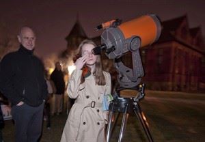 Royal Astronomical Society celebrates International Astronomy Day on Saturday | iNFOnews.ca CP28309644