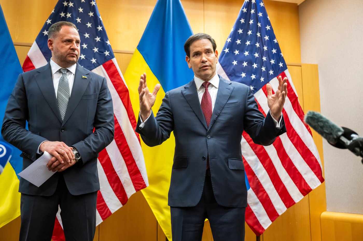 Land and security are the main sticking points as Russia and Ukraine mull Trump's peace proposal | iNFOnews.ca