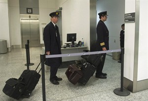 Air Canada shares up after arbitrator's decision clears way for discount carrier | iNFOnews.ca CP19594951