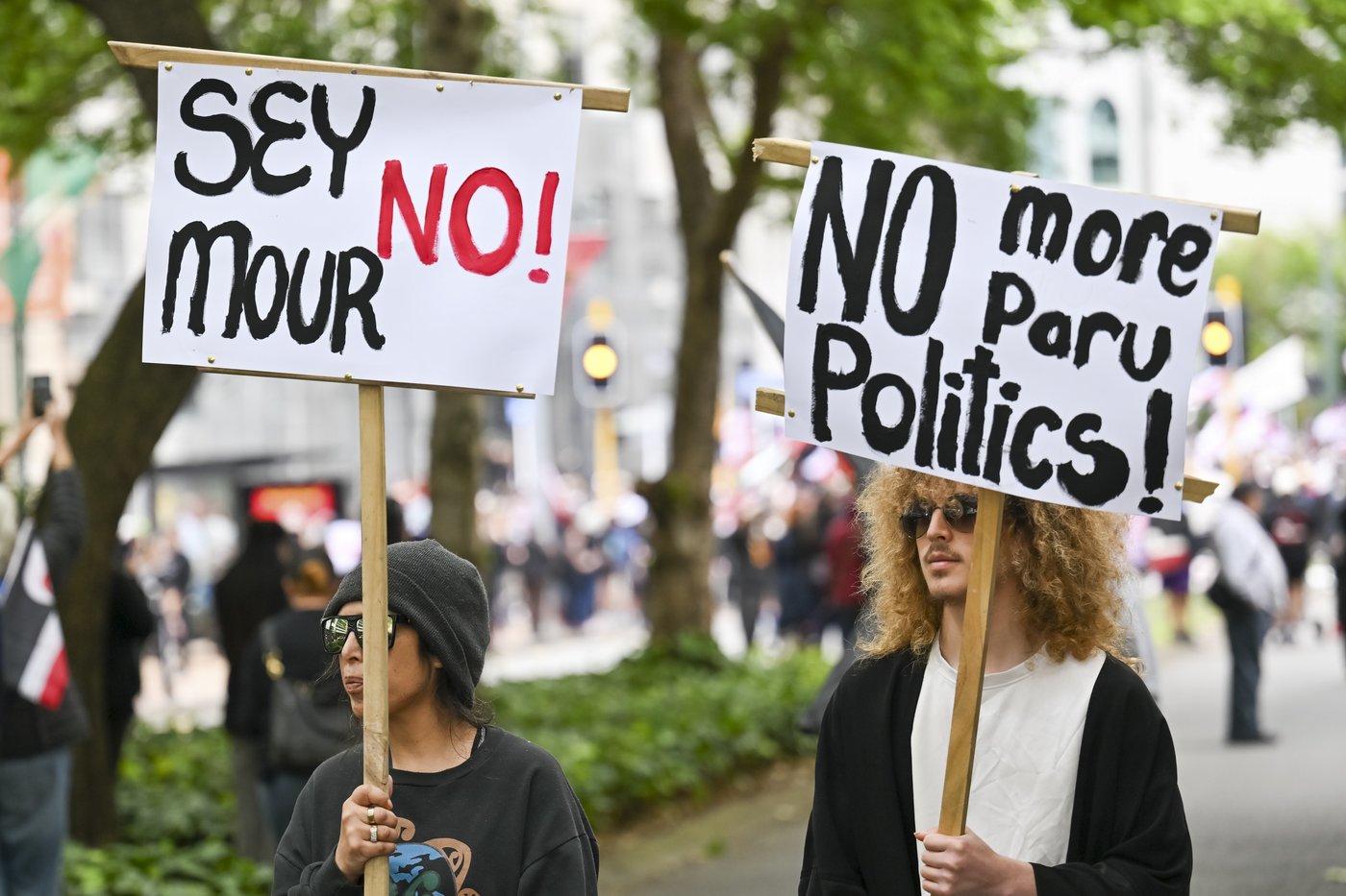 35,000 crowd New Zealand's Parliament grounds in support of Māori rights | iNFOnews.ca