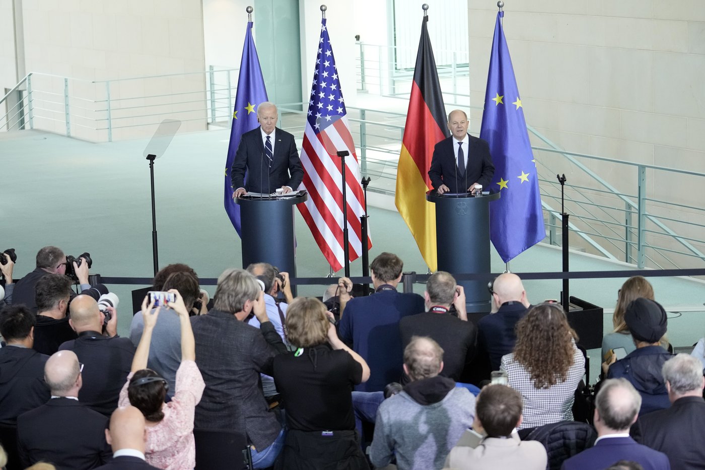 Biden urges Western allies to keep aiding Ukraine during meeting with Europe leaders before election | iNFOnews.ca