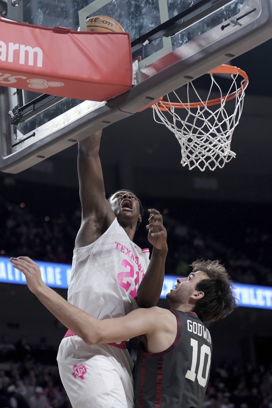 Phelps and Coleman combine for 29 points to lead No. 13 Texas A&M over Oklahoma 75-68 | iNFOnews.ca Phelps and Coleman combine for 29 points to lead No. 13 Texas A&M over Oklahoma 75-68 | iNFOnews.ca