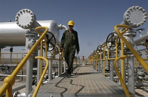 Report: Iran calls for OPEC emergency meeting in response to oil selling below $100 | iNFOnews.ca CP19253594