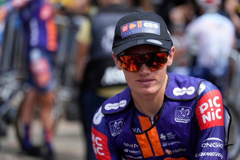 British rider Oscar Onley out of the Tour de France with a shoulder injury | iNFOnews.ca