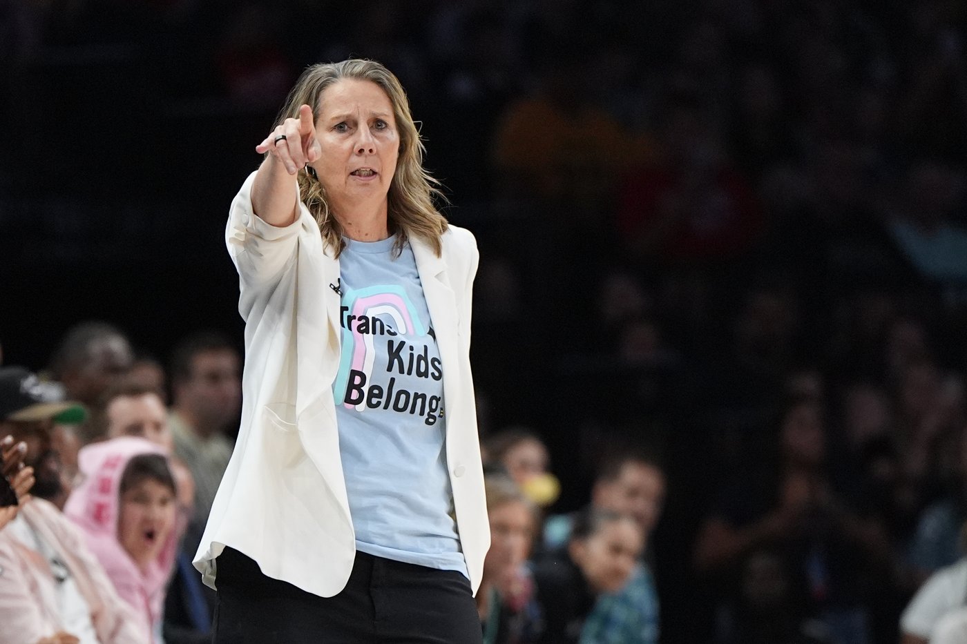Rallies surround Fever-Lynx game after Sophie Cunningham's stance on transgender athletes | iNFOnews.ca