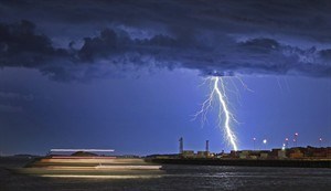 Canoeists send out distress signal after lightning strike in Manitoba | iNFOnews.ca CP19594577