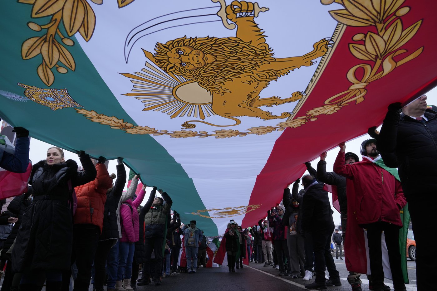 Crown prince urges the world to stand with the people of Iran as 250,000 rally in Munich | iNFOnews.ca