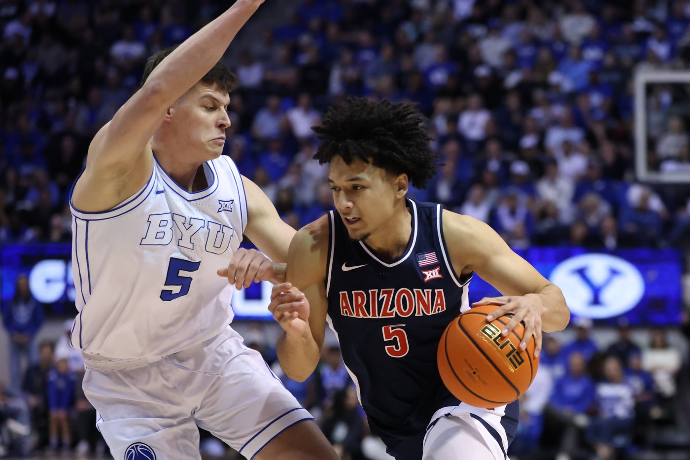 Top-ranked Arizona withstands late rally by No. 13 BYU to remain unbeaten with 86-83 win | iNFOnews.ca Top-ranked Arizona withstands late rally by No. 13 BYU to remain unbeaten with 86-83 win | iNFOnews.ca