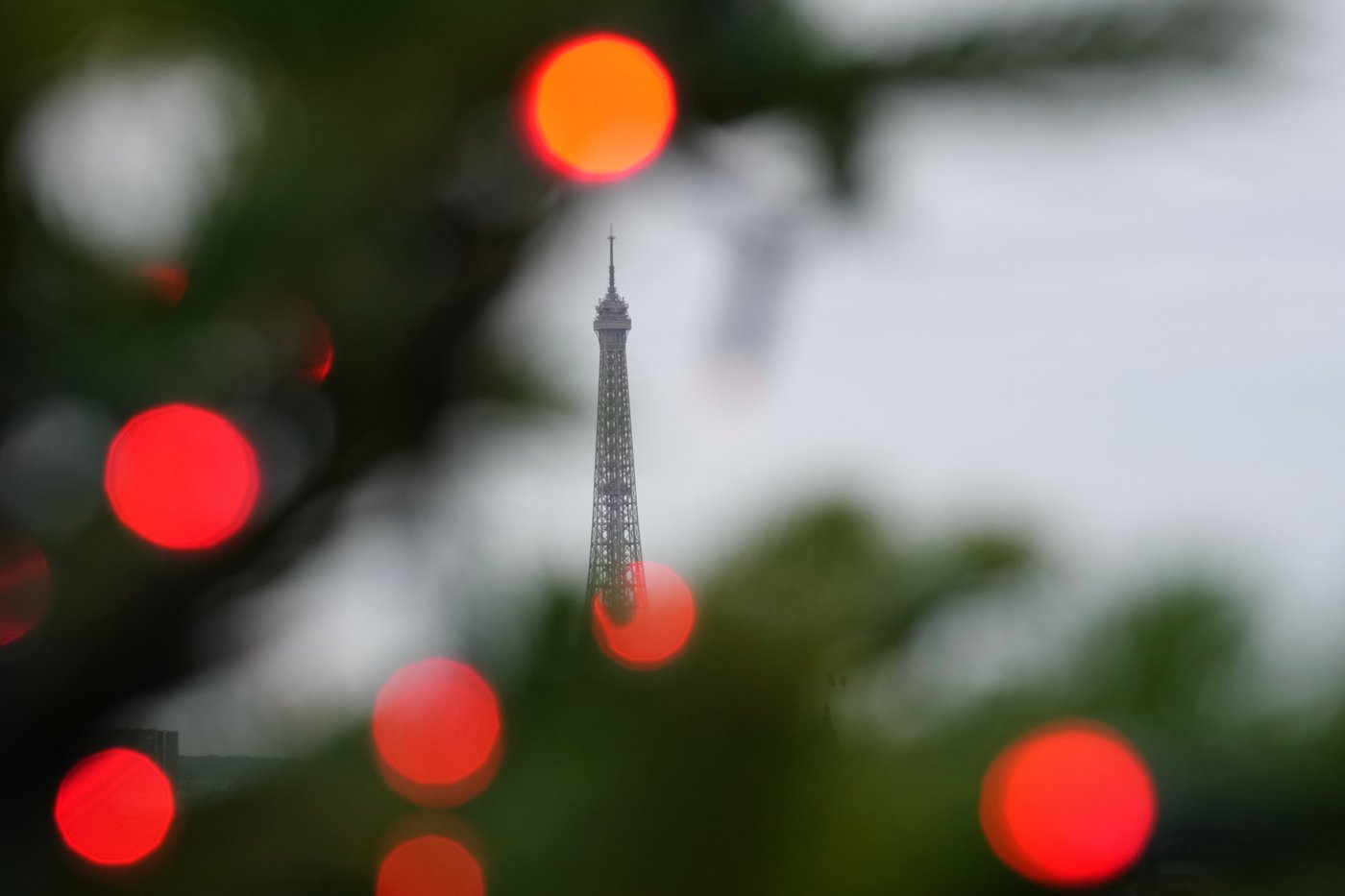 Photos show a world aglow with holiday lights | iNFOnews.ca