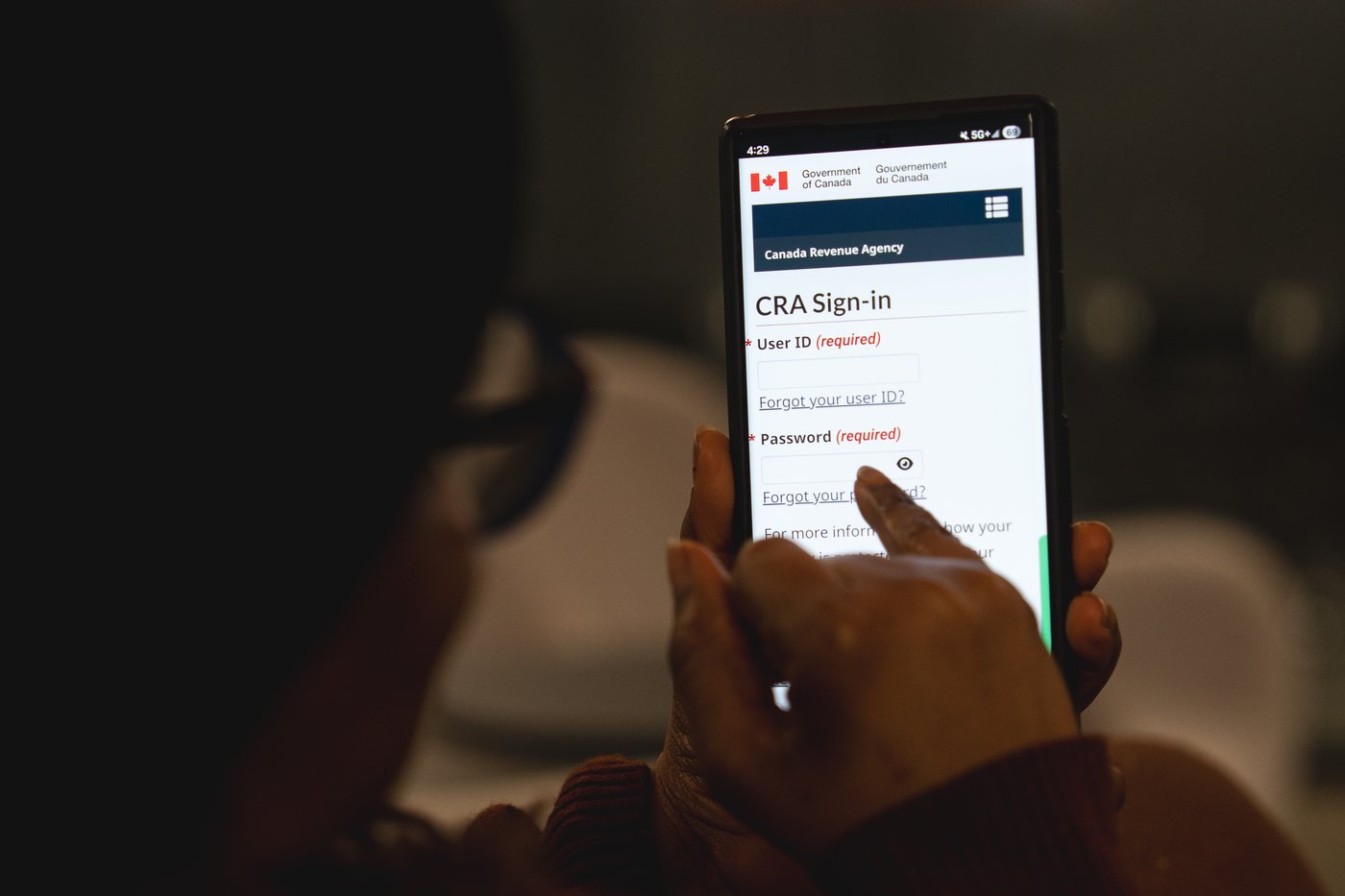 Canada-wide arrest warrant issued for man exposed in Panama Papers | iNFOnews.ca