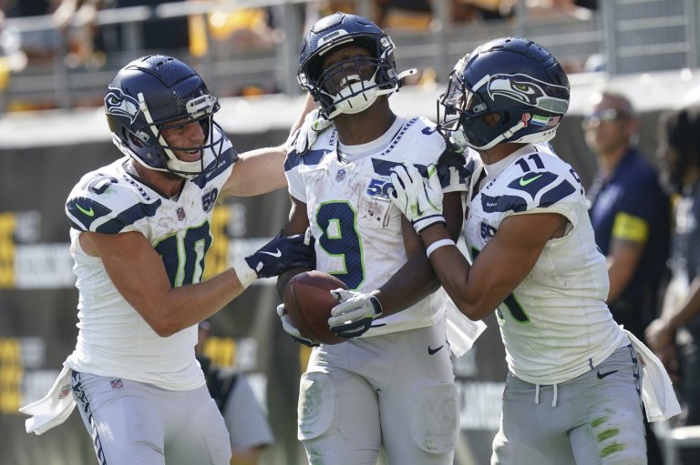Opportunistic Seahawks take advantage of Steelers miscues in 31-17 victory | iNFOnews.ca