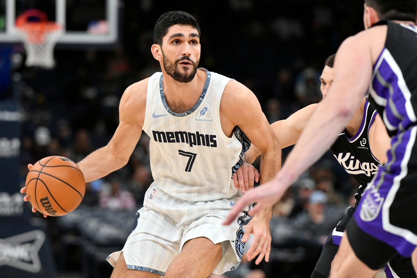 Aldama scores 29 points to help Grizzlies send Kings to 8th straight loss, 137-96 | iNFOnews.ca