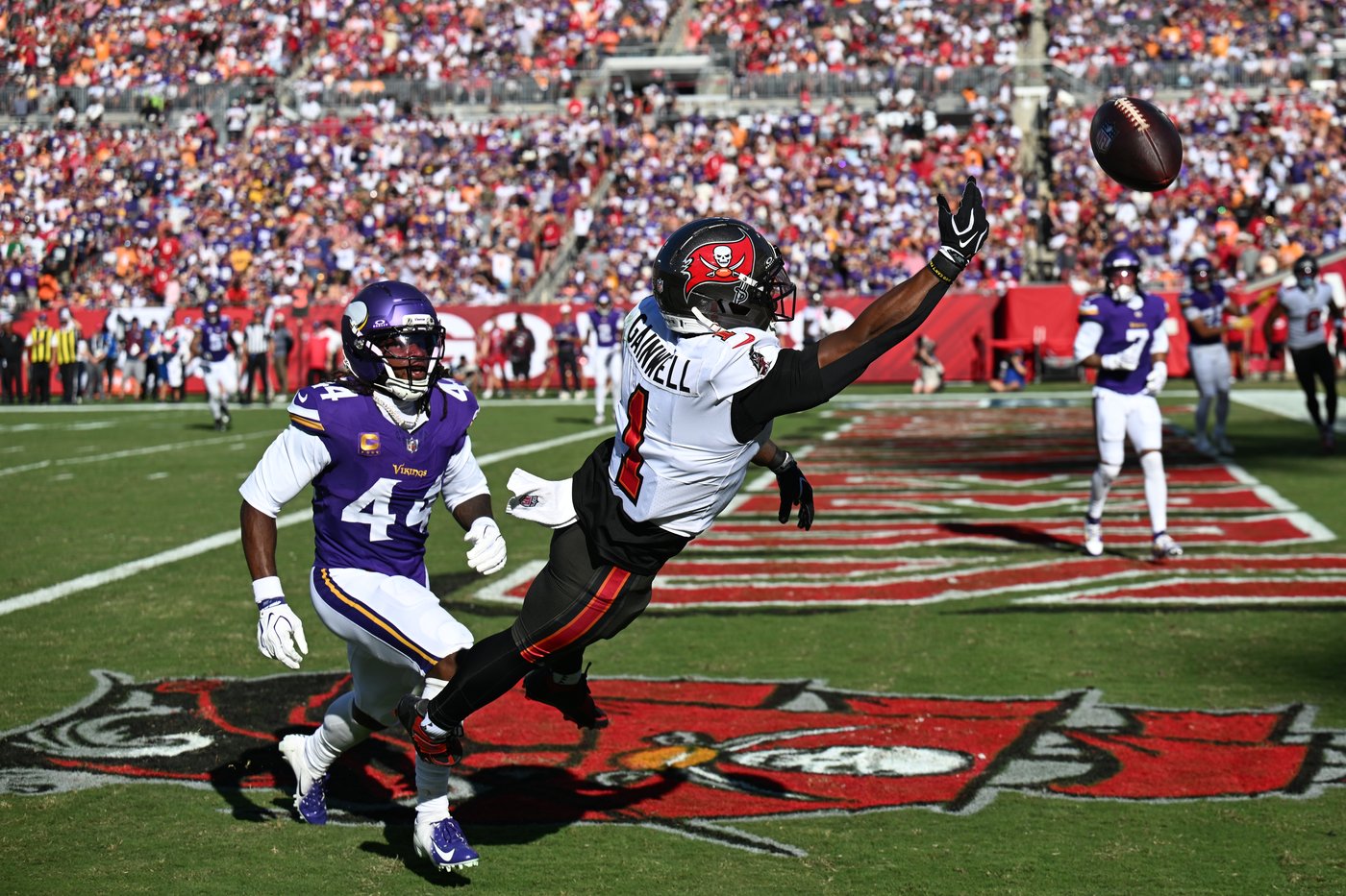Vikings beat Buccaneers 23-16 but lose Jefferson to injury. Bucs' Mayfield dislocates thumb | iNFOnews.ca Vikings beat Buccaneers 23-16 but lose Jefferson to injury. Bucs' Mayfield dislocates thumb | iNFOnews.ca