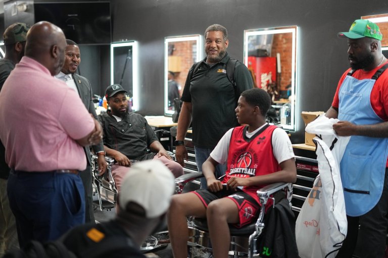Inside a Philadelphia barbershop, Black men debate their political past and future | iNFOnews.ca