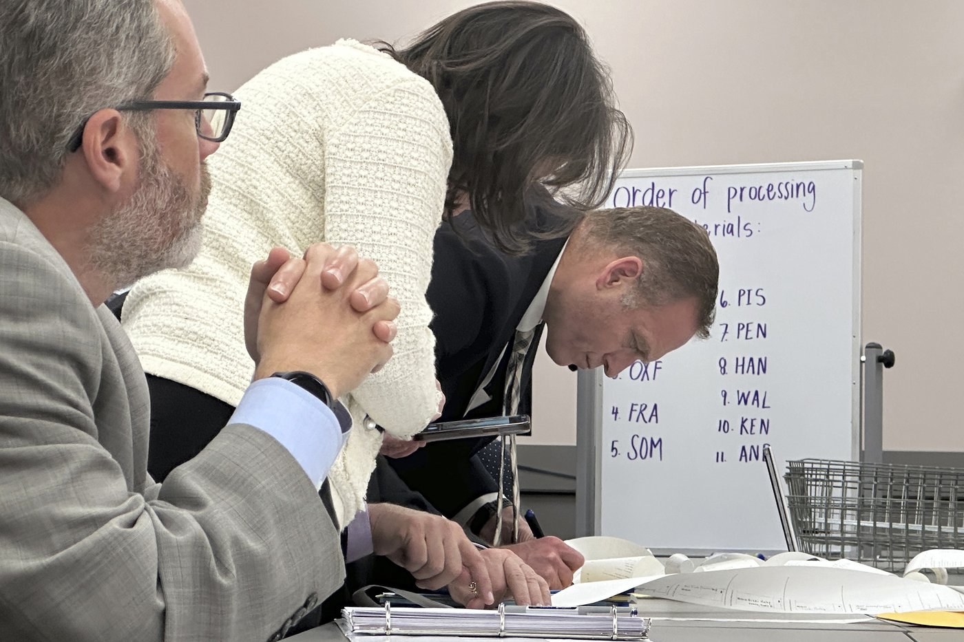 Maine elections chief who drew Trump's ire narrates House tabulations in livestream | iNFOnews.ca Maine elections chief who drew Trump's ire narrates House tabulations in livestream | iNFOnews.ca