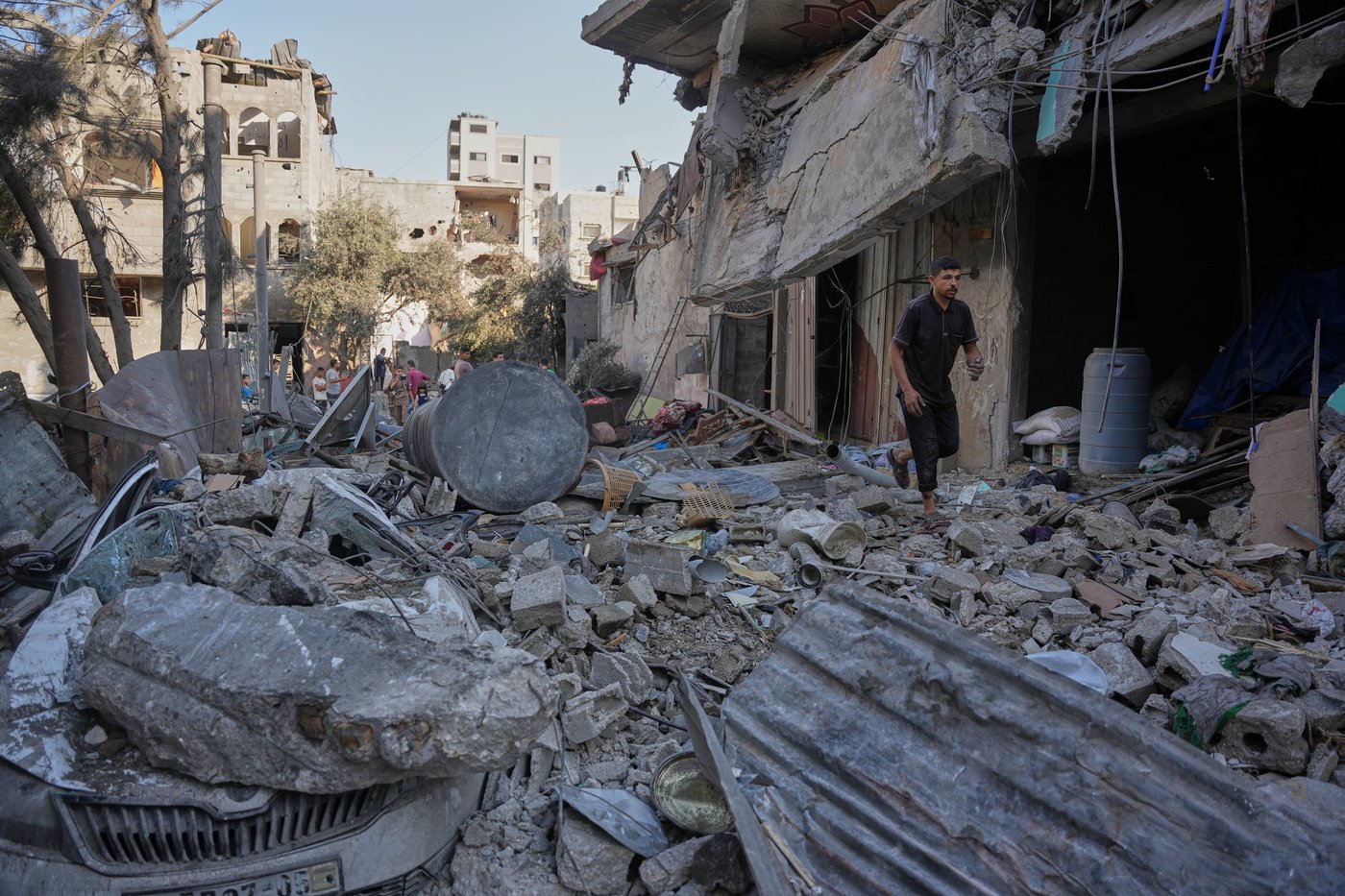 Photos show the scene after the latest Israeli strikes in Gaza | iNFOnews.ca