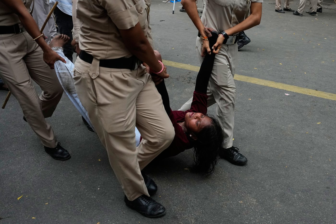 Photos of police cracking down on India’s youth-led 'cockroach' movement in New Delhi | iNFOnews.ca