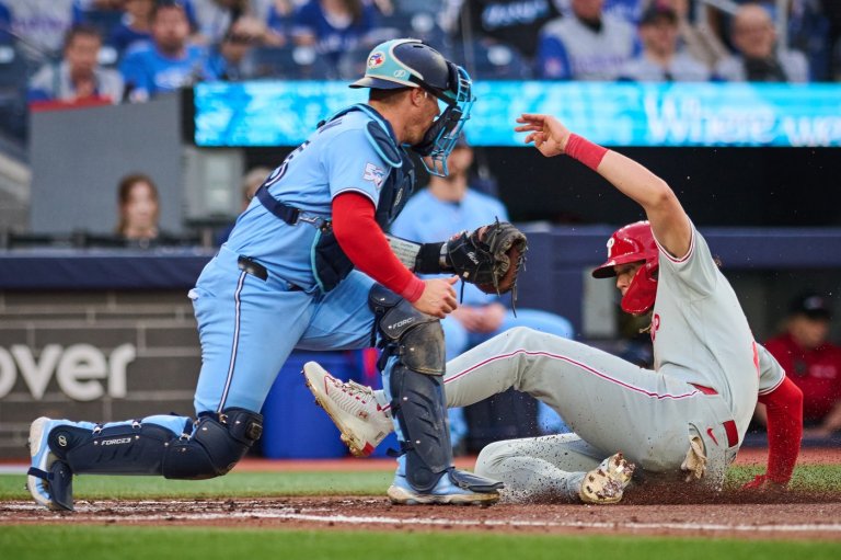 Disastrous third inning sinks Blue Jays in 5-2 loss to Phillies | iNFOnews.ca