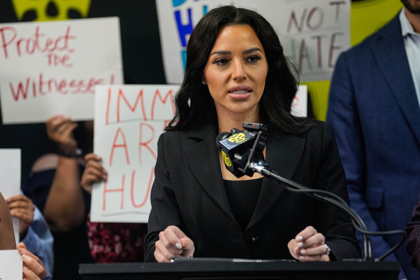 Texas prosecutor says ICE officer appeared to intentionally strike a man with a vehicle in Houston | iNFOnews.ca Texas prosecutor says ICE officer appeared to intentionally strike a man with a vehicle in Houston | iNFOnews.ca