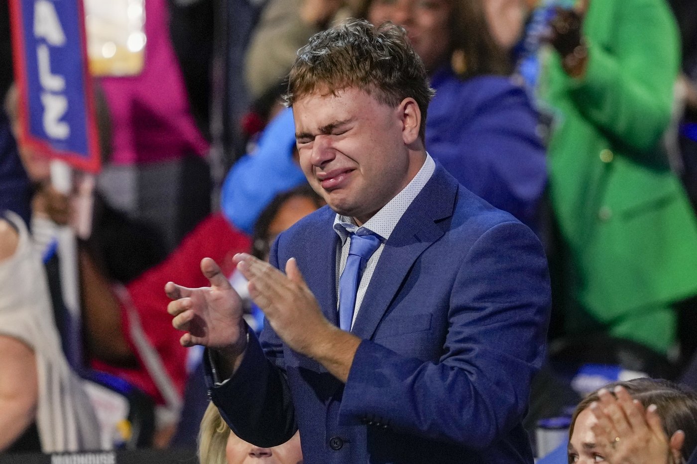 Coach praises Tim Walz's son for helping protect other kids after shooting | iNFOnews.ca Coach praises Tim Walz's son for helping protect other kids after shooting | iNFOnews.ca