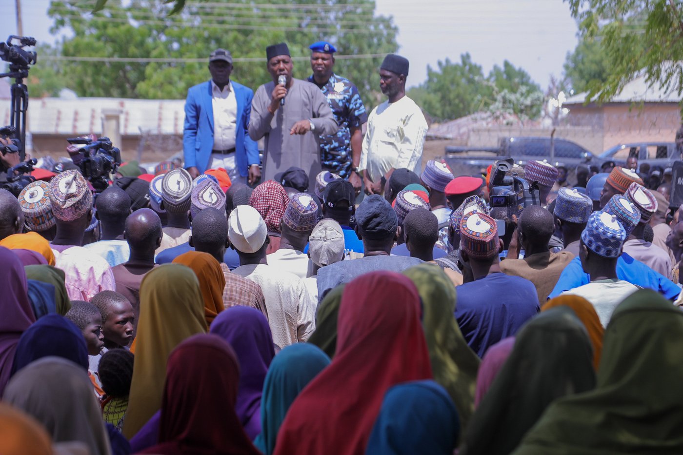 Islamic militants abduct more than 300 people in northeastern Nigeria, officials say | iNFOnews.ca Islamic militants abduct more than 300 people in northeastern Nigeria, officials say | iNFOnews.ca