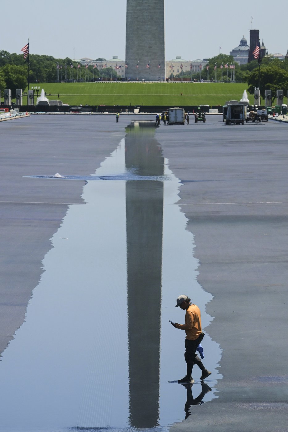 See the world in vertical: Top photos by AP photojournalists | iNFOnews.ca
