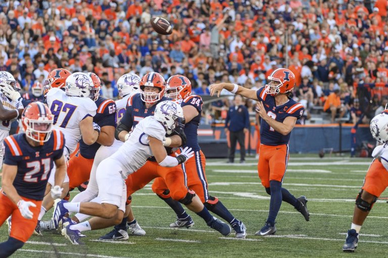AP Top 25 Extra Points: No. 9 Illinois rides 6-game win streak to its 1st top-10 ranking since 2001 | iNFOnews.ca