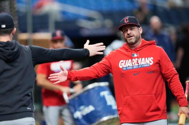 Guardians manager Stephen Vogt says he'll be back with club, dismisses rumors about move to Mariners | iNFOnews.ca