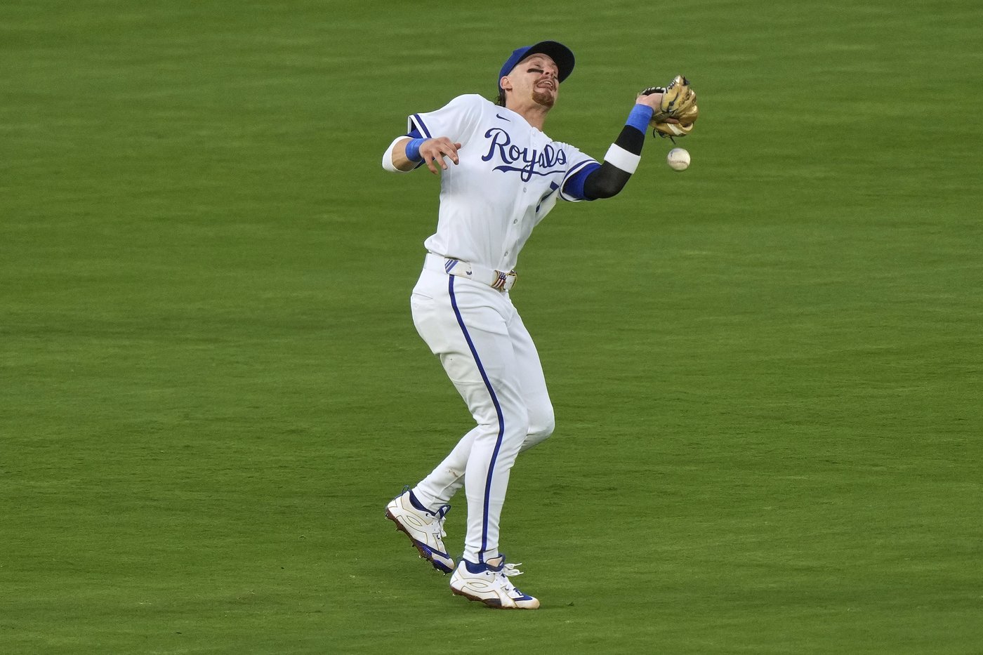 Pasquantino doubles, homers, drives in 5, leading the Royals past the Nationals 8-5 | iNFOnews.ca